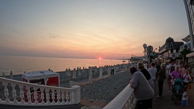 Лазаревское, набережная июньским вечером 2025г. Во время эфира!