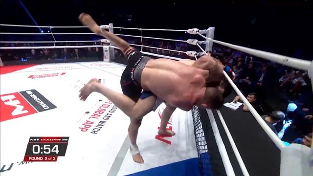 Наш МОЛОДОЙ боец НЕ ИСПУГАЛСЯ немецкого ТЕРМИНАТОРА и смотреть онлайн