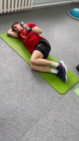 Наружная ротация плеча лежа на боку с гантелей