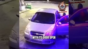 🇺🇸 мужчина предотвращает два угона автомобилей с помощью своей жены, держит подозреваемого под ...