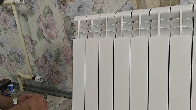 Как заменить старый чугунный радиатор на современный биметаллический смотреть онлайн