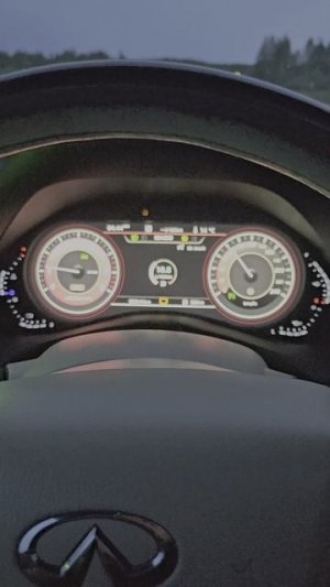 Цифровая приборная панель на Инфинити QX56