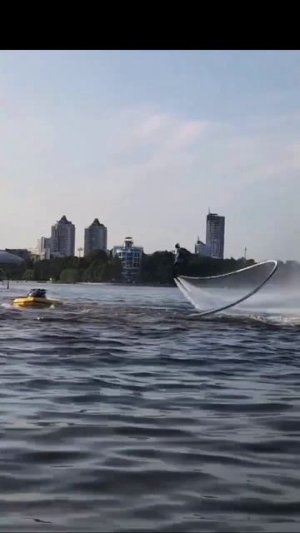🤩 Сегодня в Екатеринбурге на акватории городского пруда проходят захватывающие соревнования
