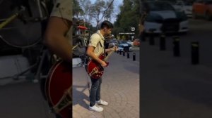 Вот это круто! Целый оркестр! Браво!