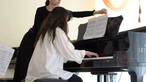 Играет Лидия Захарова