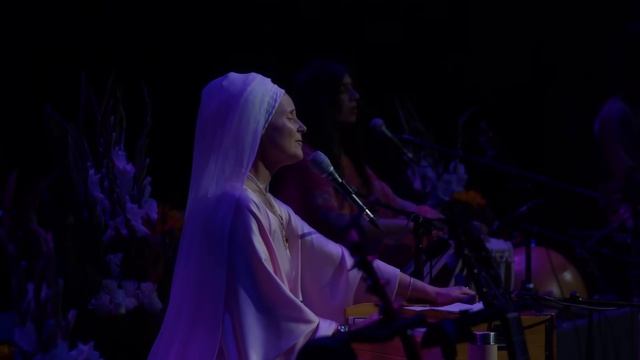Snatam_Kaur_Ong_Namo_Live_in_Barcelona_1080p
