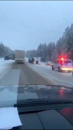 Несколько автомобилей в кювете: страшная авария в Грязовецком районе