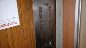 Лифт КМЗ старого образца в доме 2001 г.п. @ М.О. г. Лыткарино, 1-й квартал, д. 22-3 (12)