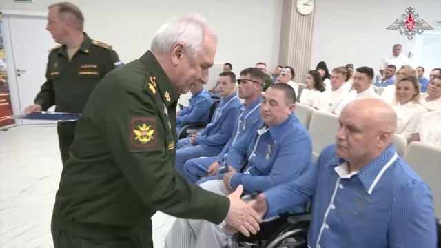Замминистра обороны РФ Виктор Горемыкин наградил участников СВО и медперсонал