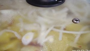 Картофель жареный с луком и зеленью