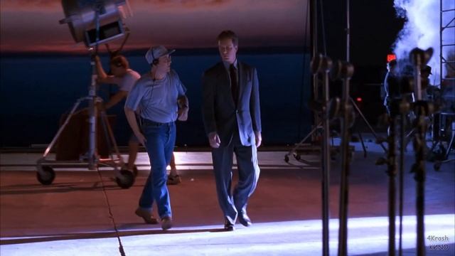 Джонни Кейдж на съемках. Получает приглашение на турн смотреть онлайн