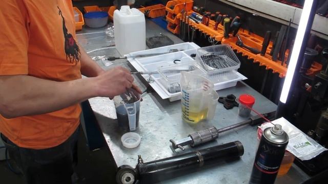 Ремонт амортизатора Magnetic Ride.
Land Rover Discovery Sport