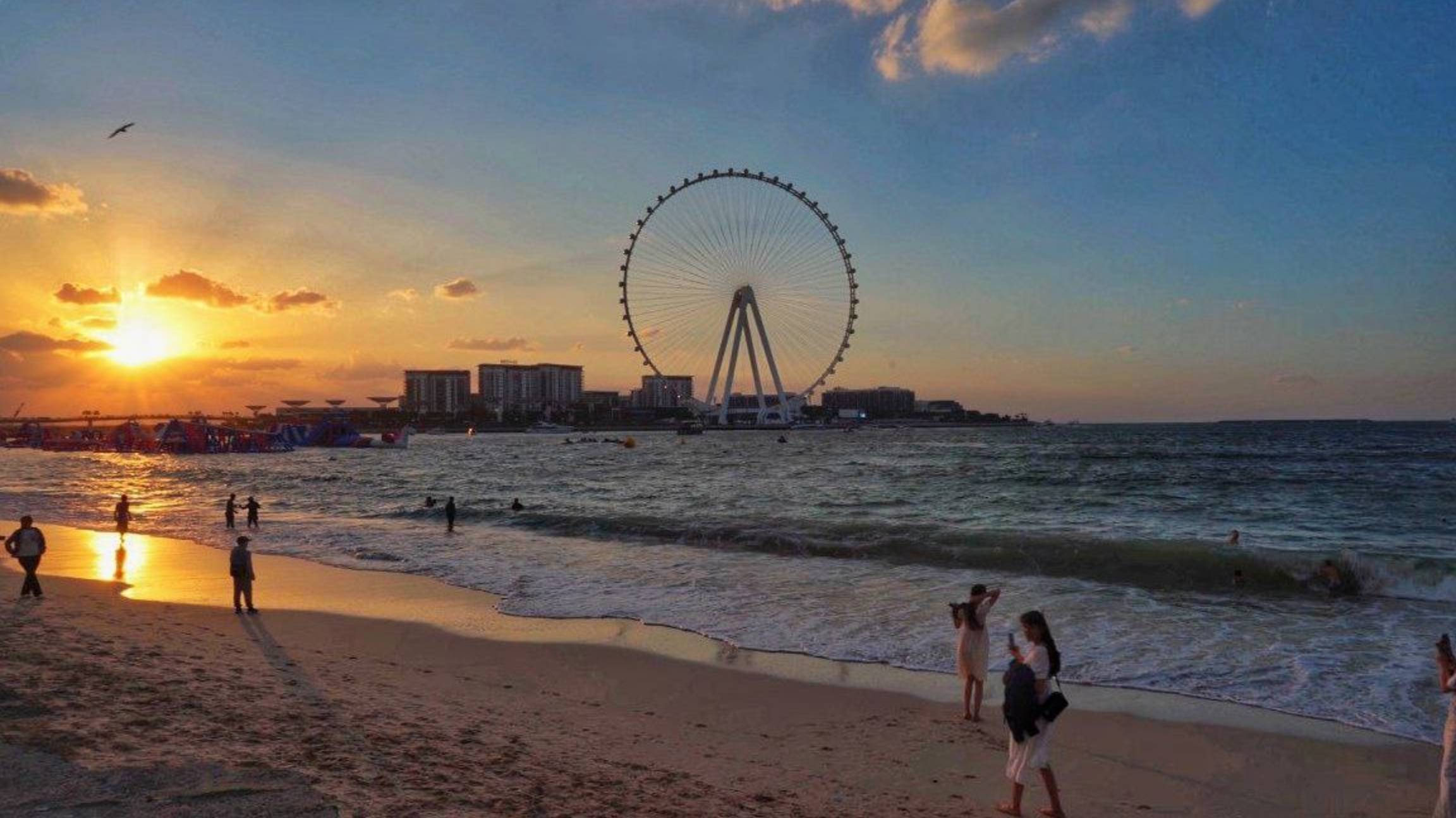 Traditional And Modern Dubai. Дубай: старый и новый