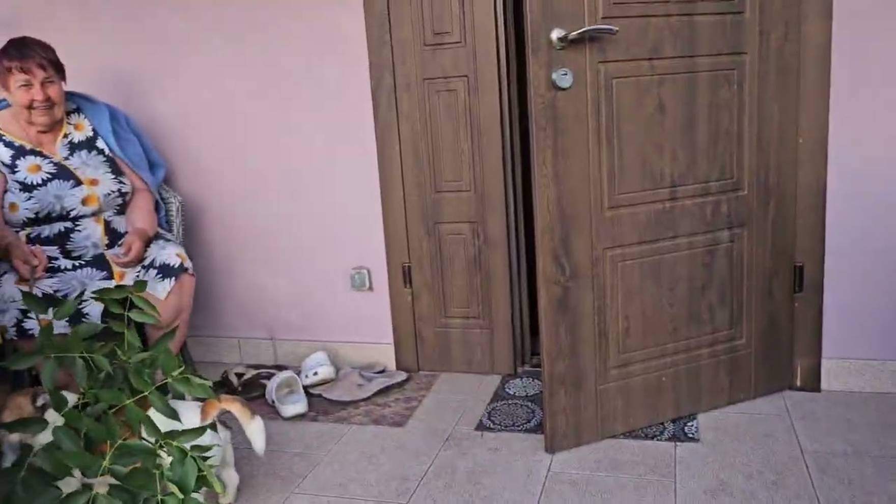 Семья Сытник- Разборки на огороде.