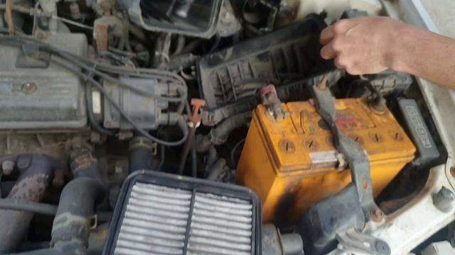 Toyota Corolla AE109V - Замена воздушного фильтра смотреть онлайн