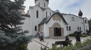 8.06.25 День Святой Троицы и прогулка по Марфо-Мариинской обители милосердия, Москва