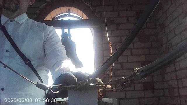 Звон к началу Божественной Литургии 8 июня 2025: благовест - С Праздником Пресвятой Троицы