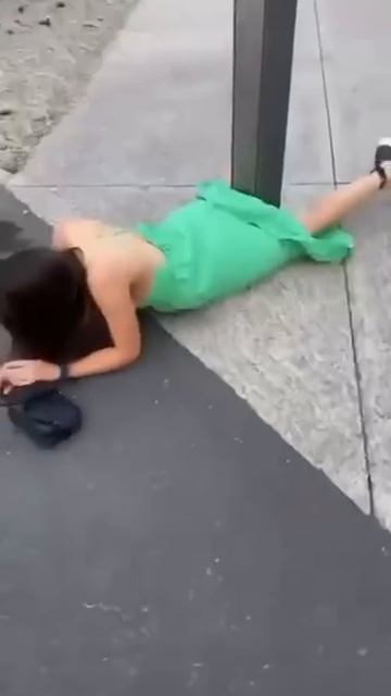 Что-то пошло не так смотреть онлайн