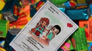 Декор блокнота вкладышами Love is