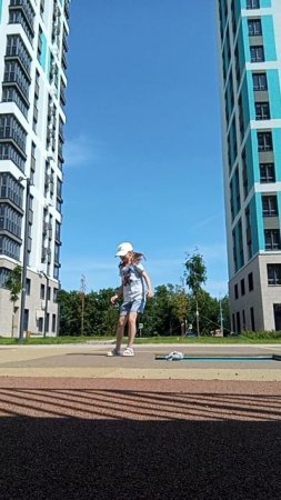 тутор колбасит басика