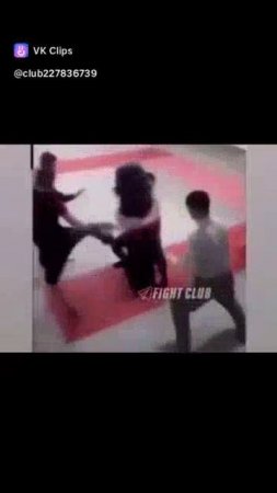 🤬Тем временем мигранты тренируются в спортзалах!