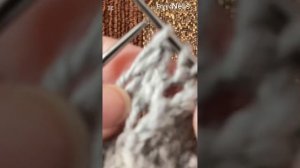 Вяжем 3 петли вместе с наклоном влево/вправо и выделим