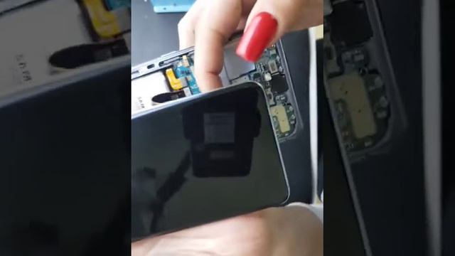 Дисплей Samsung S20 в сборе со стеклом тачскрином и рамкой ?