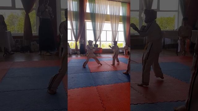 Засудили пацана. 2 очка сопернику на ровном месте.mp4