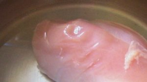 Cалат с грудкой и ананасами