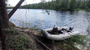 ЛЕСНОЕ ОЗЕРО ПОЛНОЕ ЗАГАДОК. РЫБАЛКА НА ТАЁЖНОЙ РЕКЕ. Лодка ПВХ STORMLINE Air Expedition 400