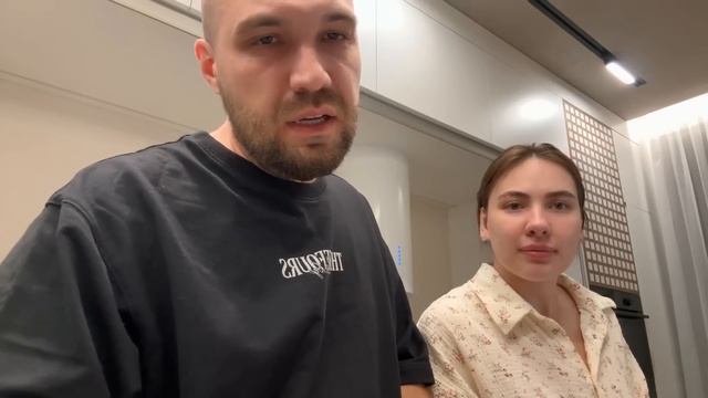 ЖЕКИЧ ПОКАЗАЛ СВОЮ КВАРТИРУ | ДУБРОВСКИЙ ГУЛЯЕТ ПО НОЧ смотреть онлайн