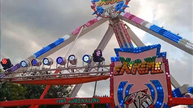 Мы в парке Авангард.Где много аттракционов. смотреть онлайн