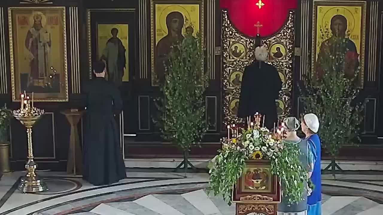 08.06.2025  День Святой Троицы. Пятидесятница. Божественная Литургия. Вечерня с чтением молитв.