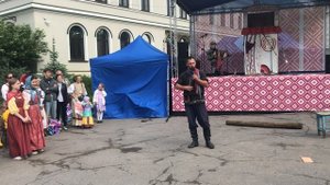 Денис Антипов в Усть-Ижоре. Троица, 8 июня 2025. Речь и кружение девушек.