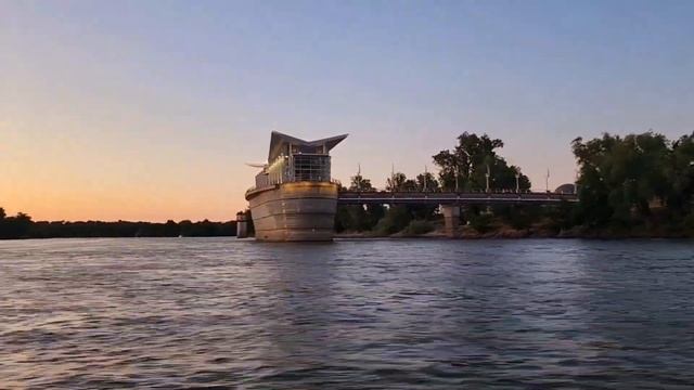 Sacramento River Fun BoatRide Прогулка на лодке по Сакраменто Речке смотреть онлайн