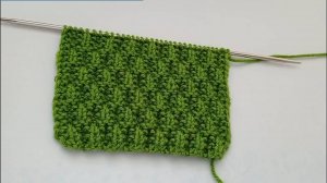 Двухсторонний плотный узор спицами только лицевыми и изнаночными петлями.