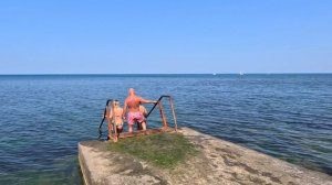 8. 06.По каменистым, галечным пляжам Анапы.