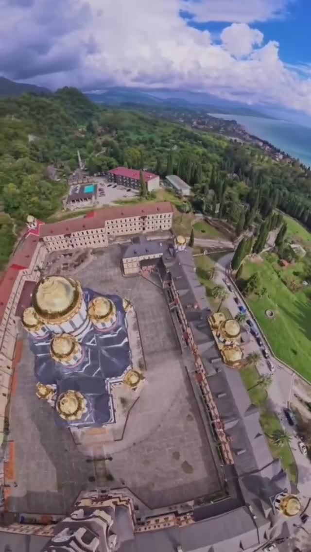 Абхазия, Новый Афон, вид на Новоафонский мужской монастырь и окрестности (июнь, ЛЕТО-2025)