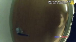 Чикагские полицейские застрелили мужчину, который напал на них с ножом
