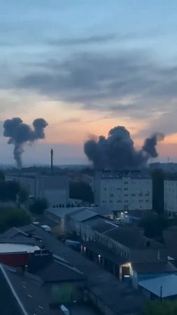 Кадры прилета трёх российских крылатых ракет по Луцку.
