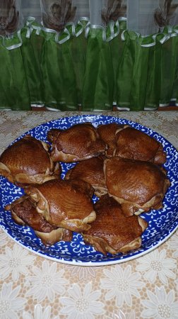 Копченые куриные бедра.