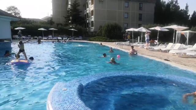 Коктебель, Крым – вечер у бассейна в пансионате «Приморье»! 🌅💦