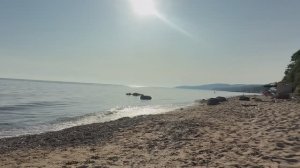 Дикий пляж на Черном море за Лермонтово 7 июня уже можно купаться