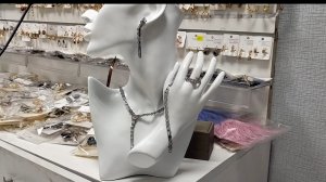 Серьги, которые говорят за тебя: украшения становятся вашим настроением заказ на ватсап +79083191849