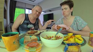 Мукбанг мы ИЗБАЛЛОВАНЫЕ комфортом и ИЗЫСКАМИ, нас ничем НЕ УДИВИТЬ! Болталка Семейный обед Таиланд