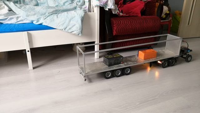 RC КамАЗ. Дешёвый сенсорный бесколлекторный двигатель. смотреть онлайн