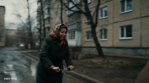 Бабушки на самокатах.