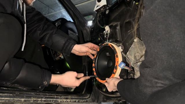 Замена штатных динамиков в Toyota Celica на Dl Audio Gryphon Pro 200 Midba смотреть онлайн