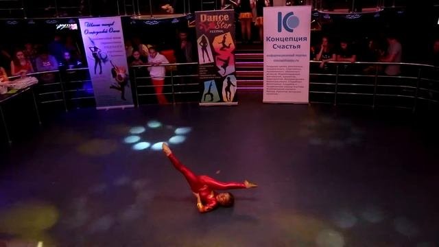 Акмулина Диана, 5 лет . Акробатические танцы. Соло. 5 - 7 л