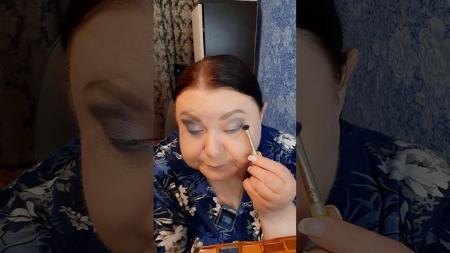 Яркий Синий Макияж 💄  Рубрика Преображение 🦋 Астрон? смотреть онлайн